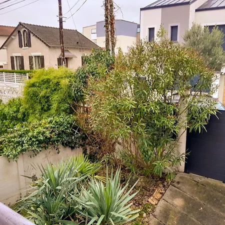 Maison T3, Invitation Au Voyage, Jardinet, Parking Houilles