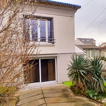 Maison T3, Invitation Au Voyage, Jardinet, Parking * Houilles